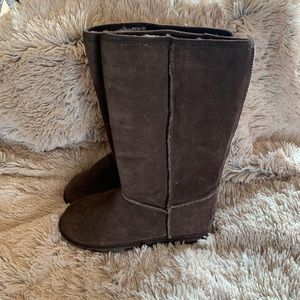 Brown Bjorndal Fuzzy Boots